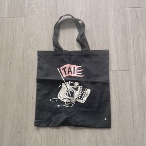 The Academy Is Tote